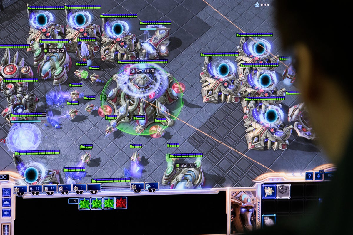 AI Beats Top Human Players at Strategy Game StarCraft II