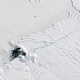 Huge Iceberg Poised to Break Off Antarctica's Pine Island Glacier