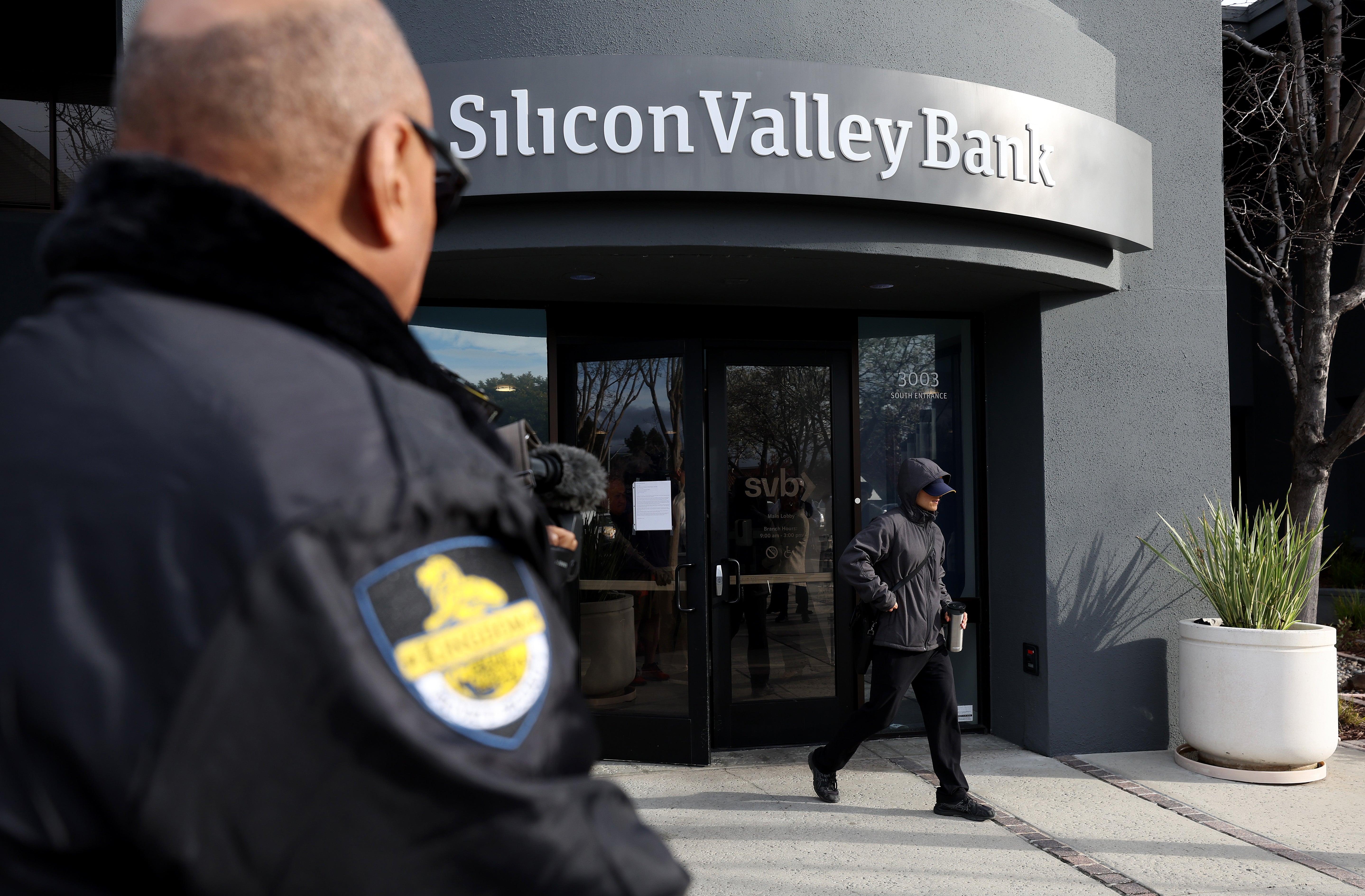 What the Silicon Valley Bank Collapse Means for Science Start-ups thumbnail