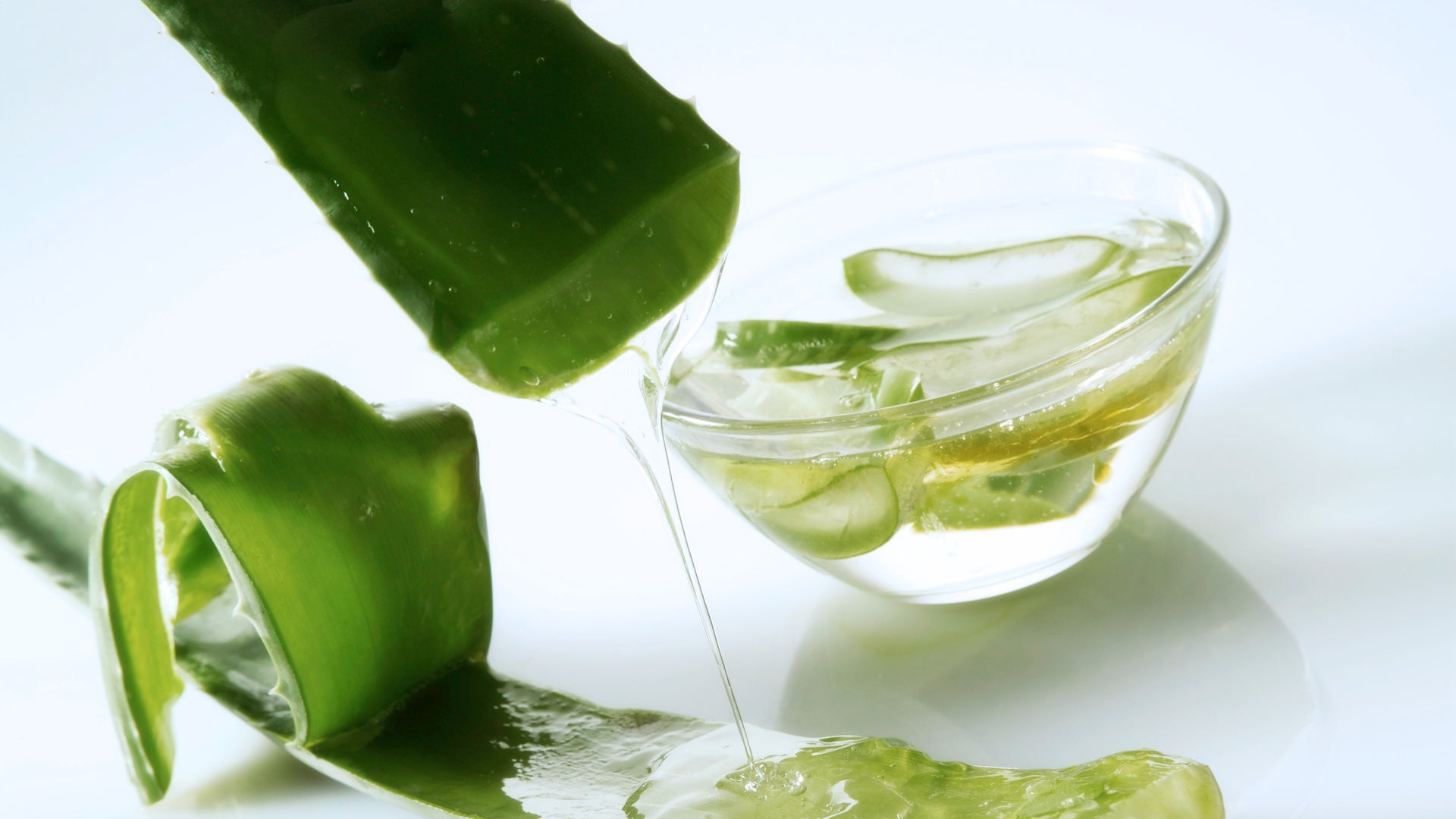What Are the Benefits of Drinking Aloe Juice? | Scientific American, image size:1920x1080