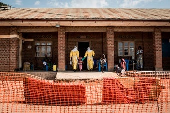 Violence Propels Ebola Outbreak toward 1,000 Cases