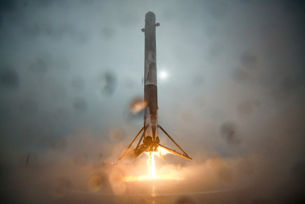 Video Shows SpaceX Falcon 9 Rocket Land on a Drone Ship, Then Fall Over ...
