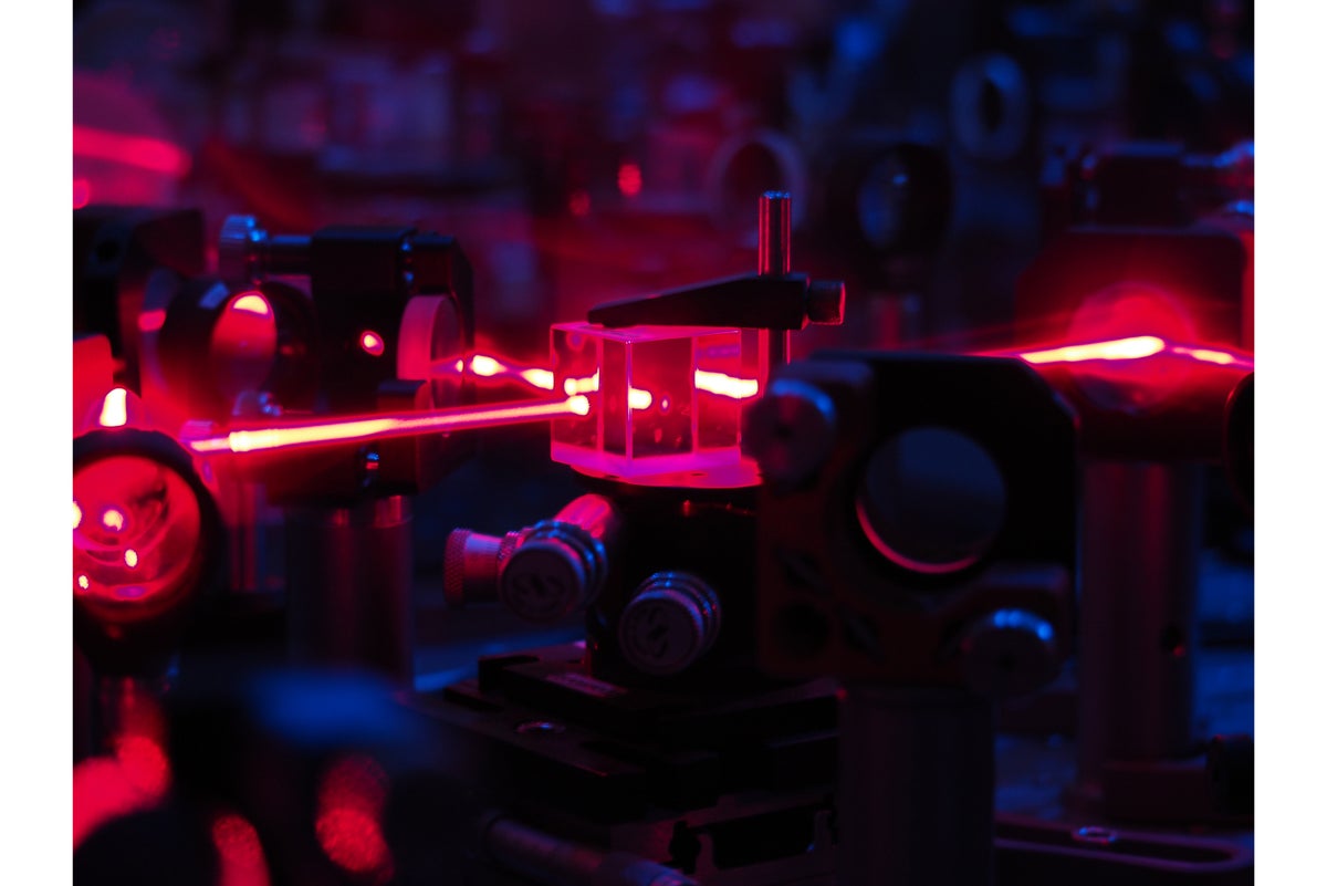 Physicists Unleash AI to Devise Unthinkable Experiments | Scientific  American
