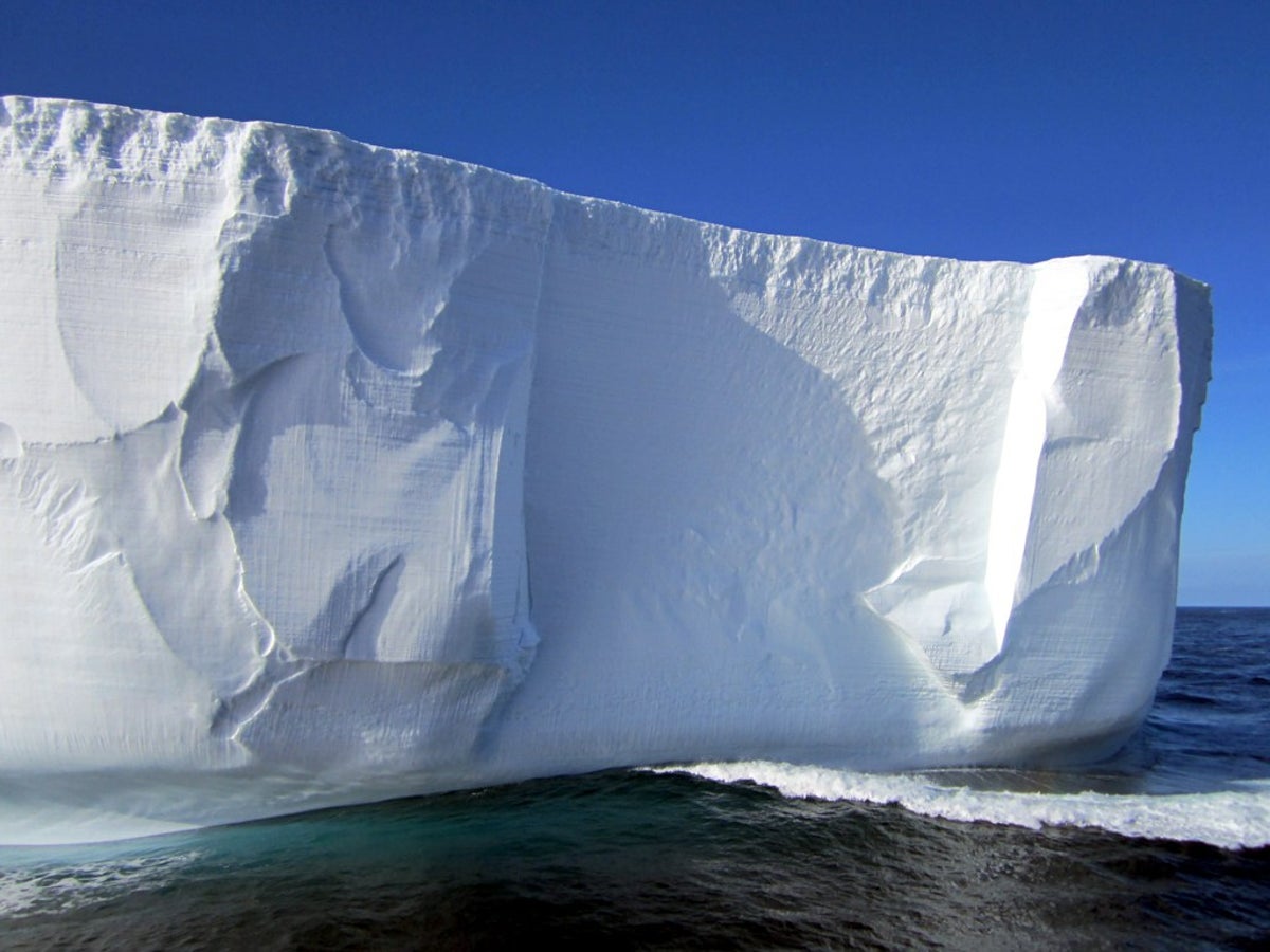 Polar Sea Ice the Size of India Reportedly Vanishes in Record Heat ...