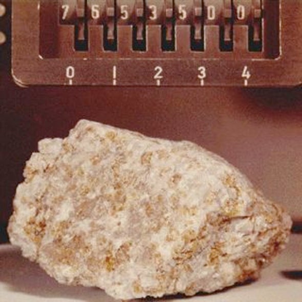 Attractive Theory: Magnetized Moon Rock Offers Clue to Lunar Origin