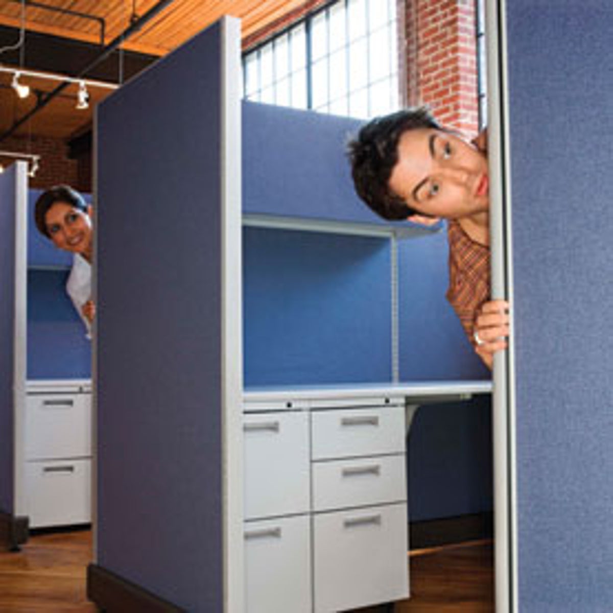 Gossip Shapes What We See | Scientific American