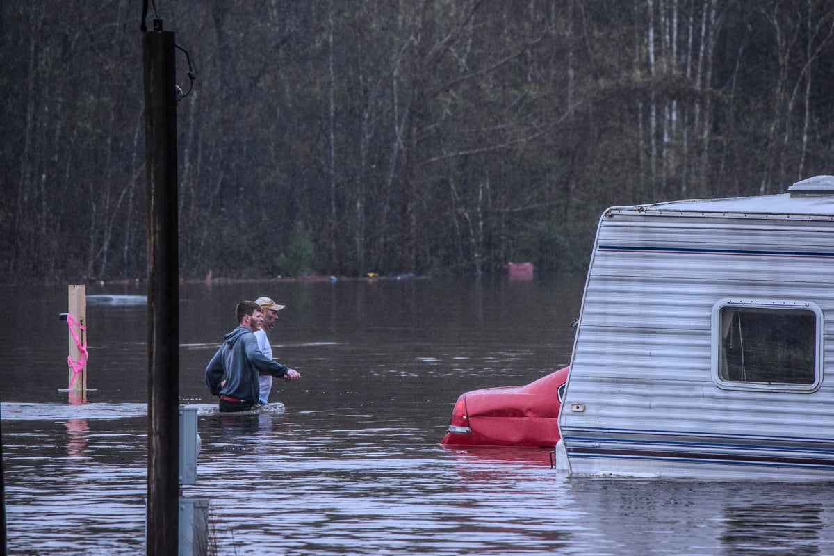 Flooding doesn't stop new school opening