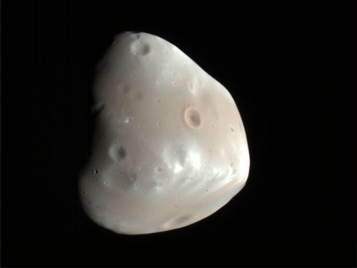 Tiny Martian moon | Scientific American