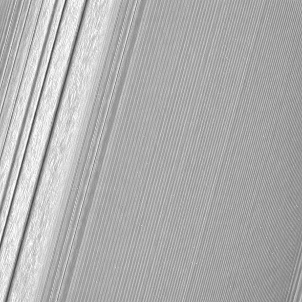 NASA's Latest Saturn Images Run Rings around Earlier Pix