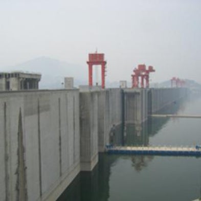 Damming the Yangtze: Are a Few Big Hydropower Projects Better Than a Lot of Small Ones?