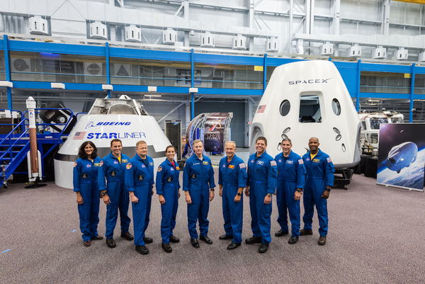 SpaceX Unveils Dragon V2 – Commercial Crew Program