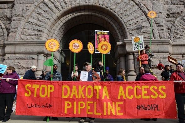 Trump Signs Orders Advancing Keystone, Dakota Pipelines