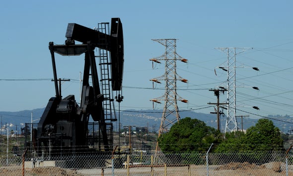 Los Angeles Bans New Oil Wells, Plans to Close Existing Ones