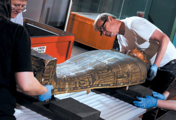 埃及木乃伊与复杂的嵌套棺材团聚