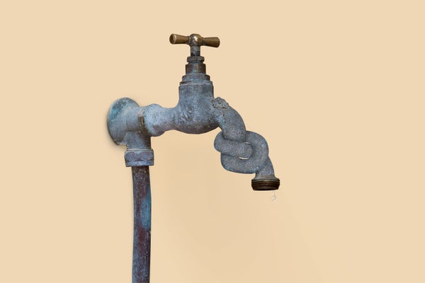 Water tap closed by a knot