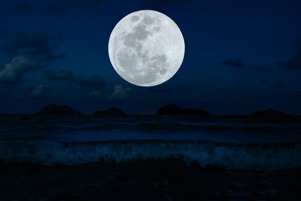 Image of a full moon.