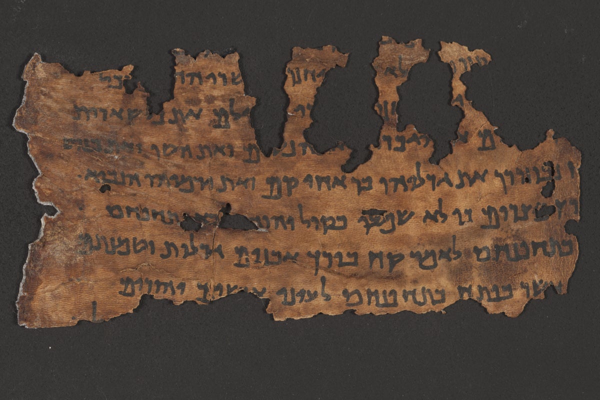 Doing what no human eye can, AI reveals secrets of Dead Sea Scroll's  creation