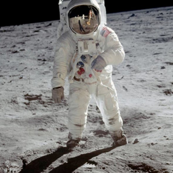 Apollo and the Moon The Astronauts' View [Slide Show] Scientific