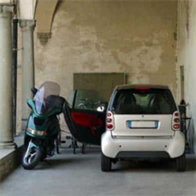 Carmakers and Utilities Charge Ahead on Making Electric Cars "Smart"