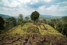 Experts Doubt Claims that World's Oldest Pyramid Was Discovered in Indonesia