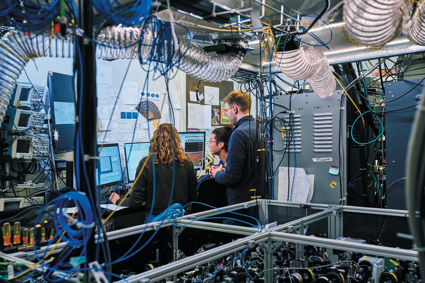 Physicists Make Matter out of Light to Find Quantum Singularities ...