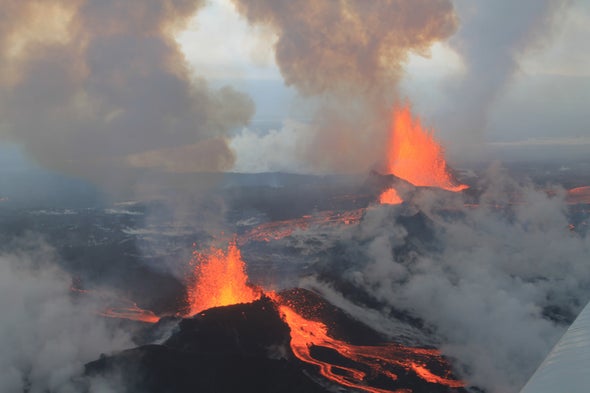 Huge Icelandic Eruption Mimics Industrial Emissions
