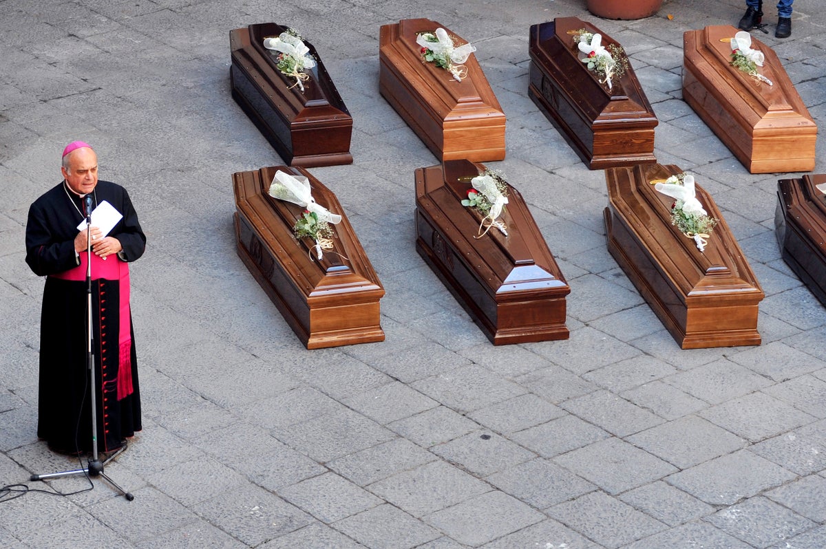 Robert Sheehan - Wikipedia, image size:1200x798